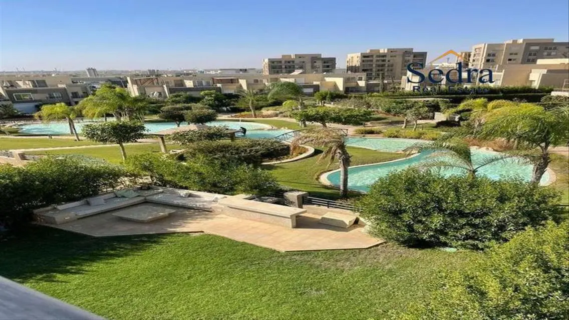 Luxury 3-Bedroom Apartment with Lake View