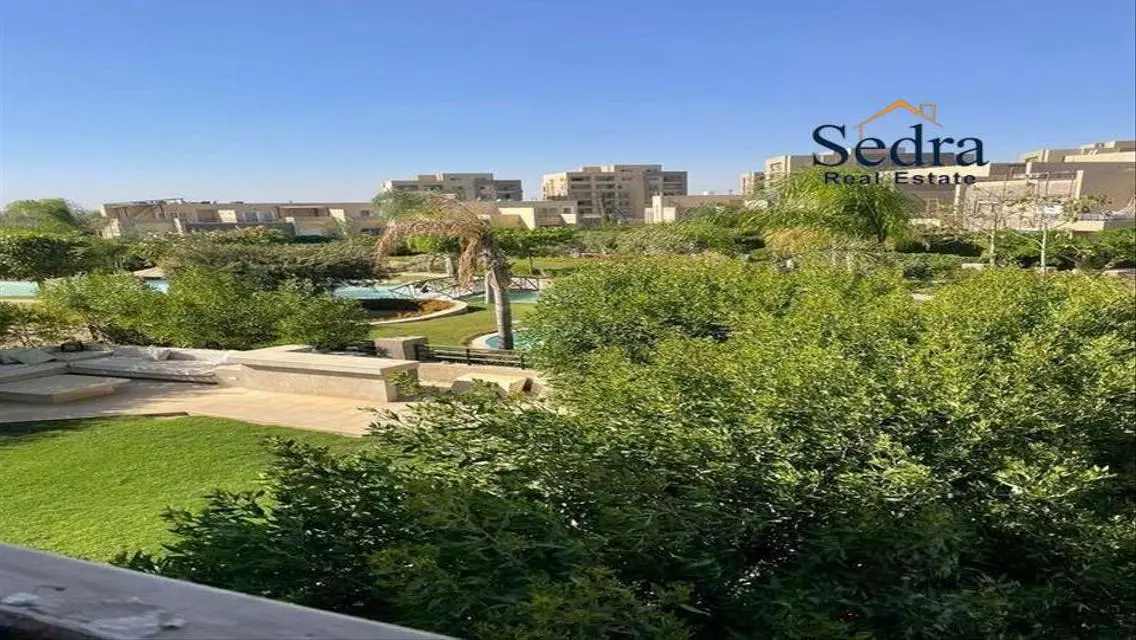 Luxury 3-Bedroom Apartment with Lake View