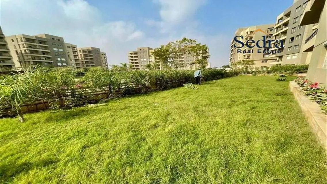 Luxury 3-Bedroom Apartment with Lake View