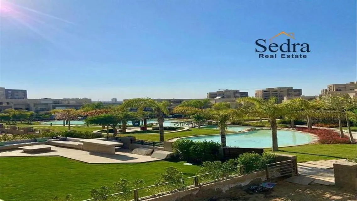 Luxury 3-Bedroom Apartment with Lake View