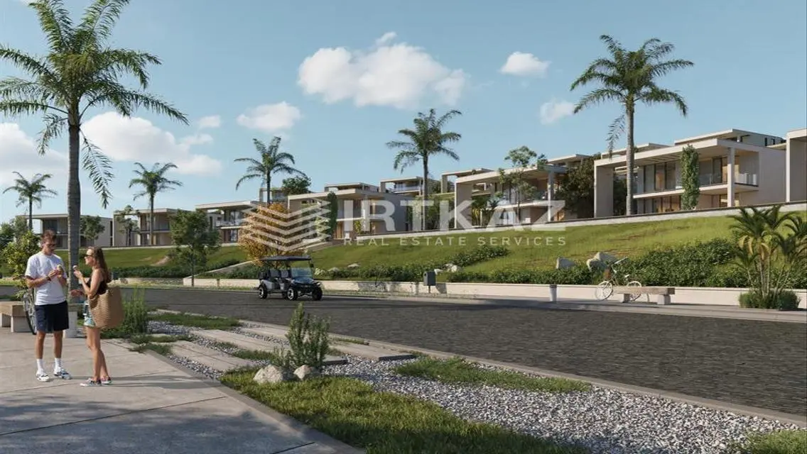 Luxury Lake View Apartment