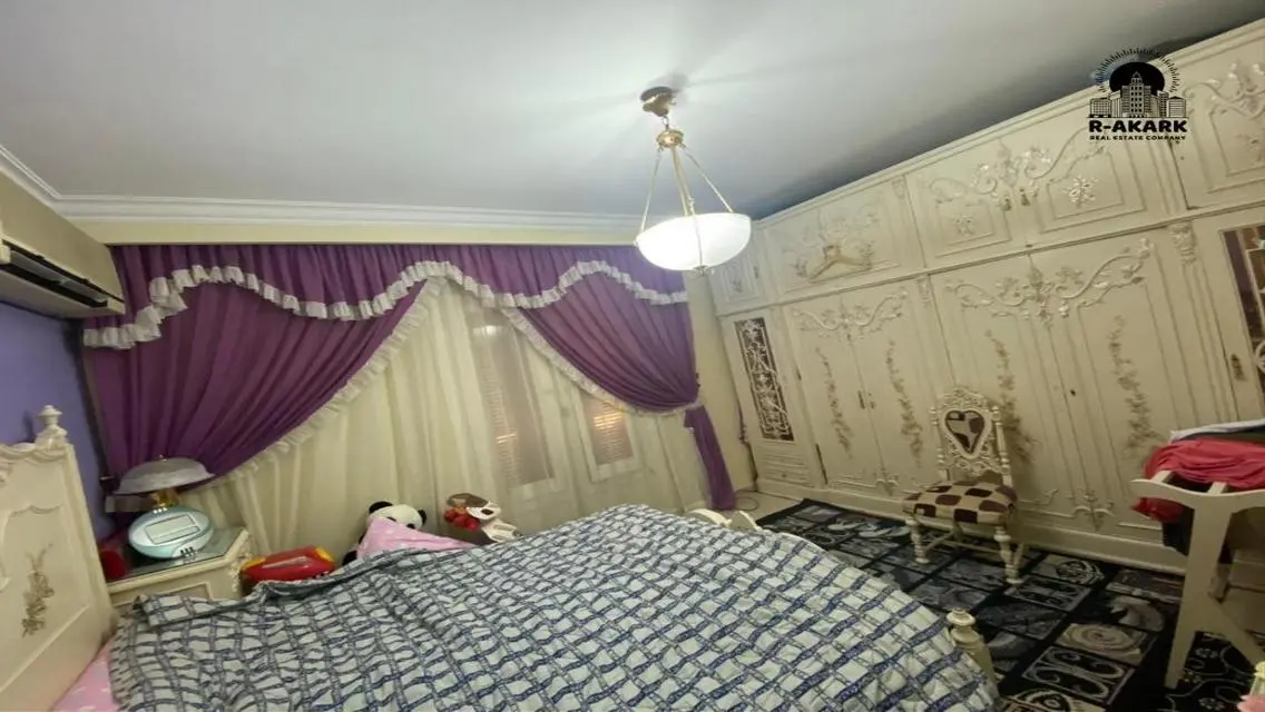 شقة فاخرة مع حديقة خاصة وغرفة خادمة