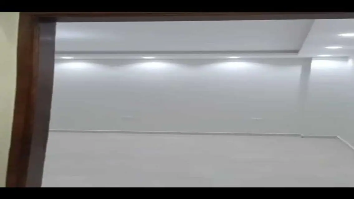 شقة فاخرة للإيجار بمساحة واسعة