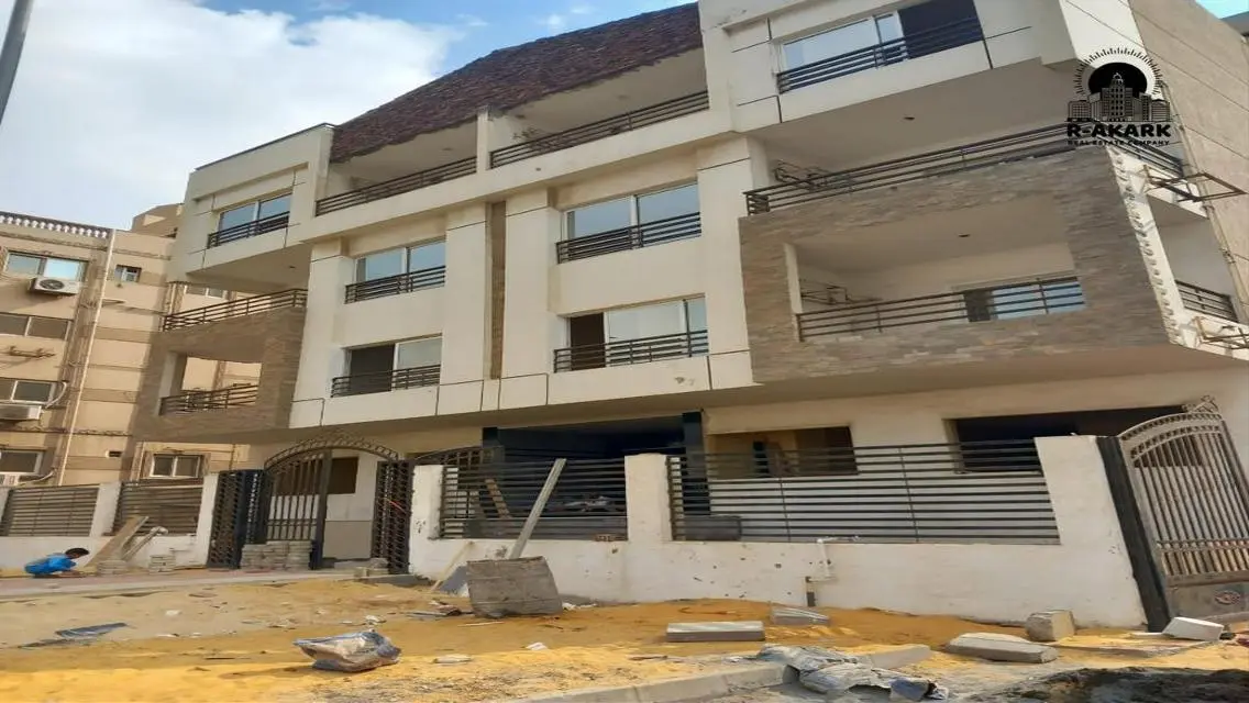 شقة مميزة بإطلالة رائعة للبيع بأسعار مناسبة