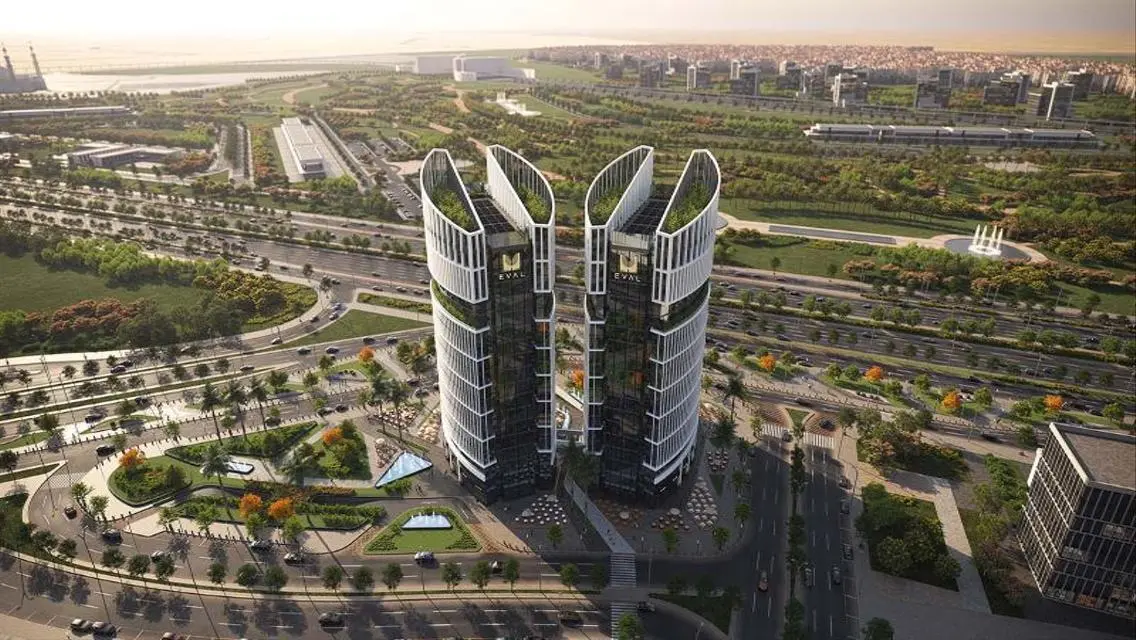 معرض حديث للبيع في موقع متميز