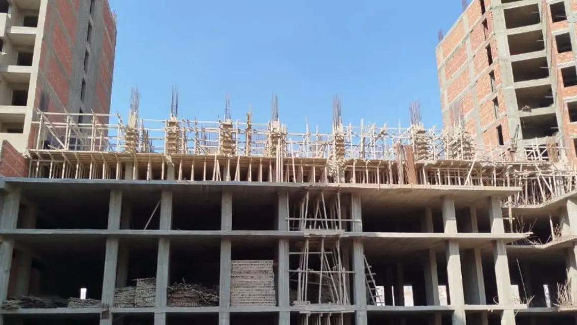 شقة فاخرة بمساحة واسعة مع مرافق مميزة في قلب المدينة
