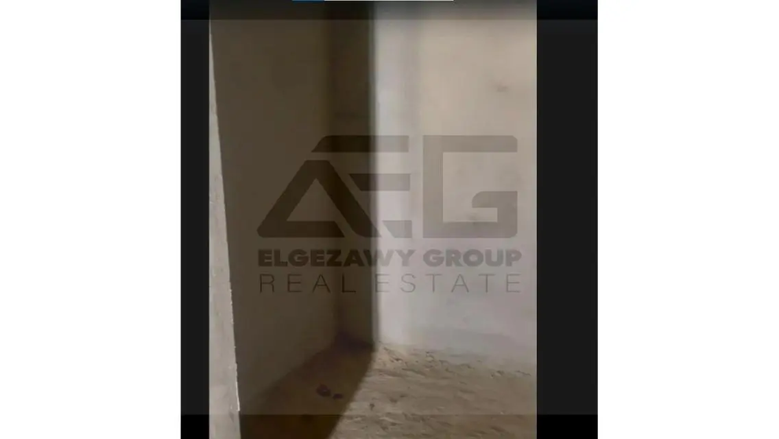 شقة فاخرة بمساحة كبيرة مع حارس أمن