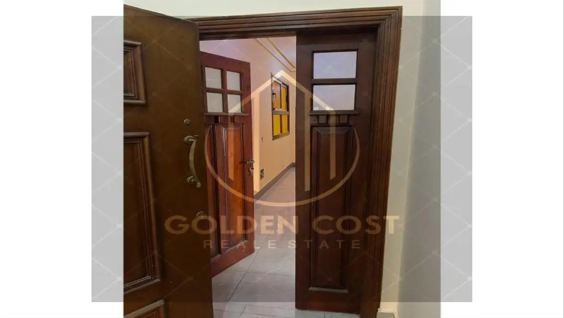 شقة فاخرة للبيع بمساحة 250 متر
