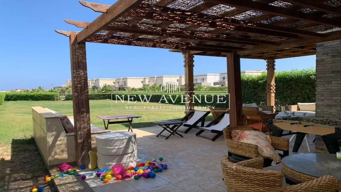 Luxurious Apartment with Spacious Balcony and Security Guard