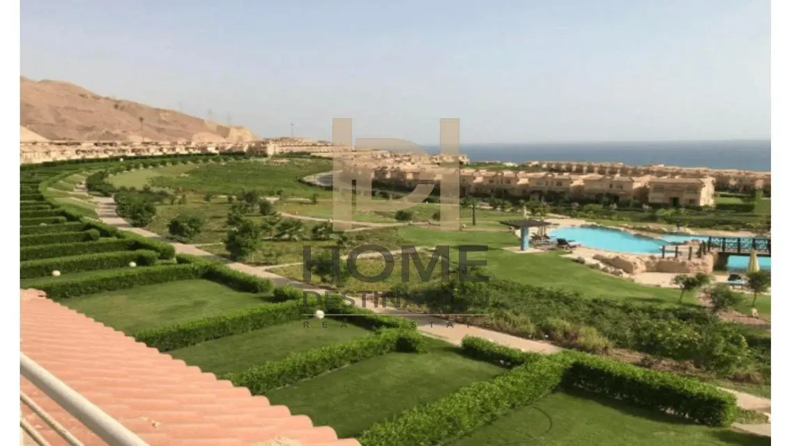 شقة فاخرة للبيع في مول سكاي بلازا
