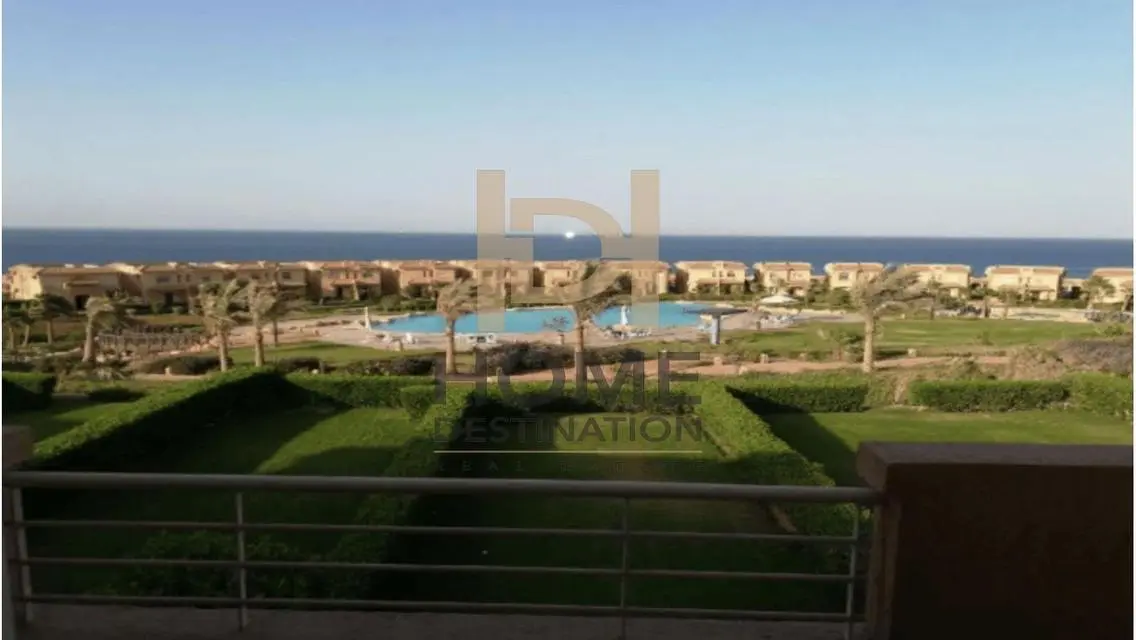شقة فاخرة للبيع في مول سكاي بلازا