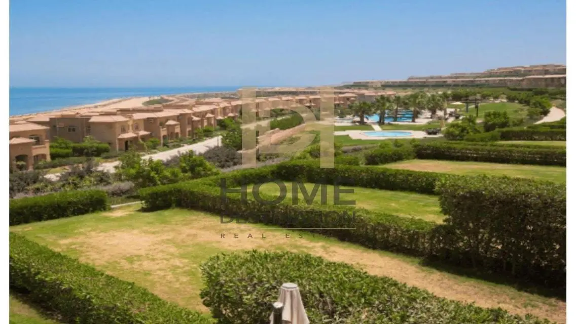 شقة فاخرة للبيع في مول سكاي بلازا