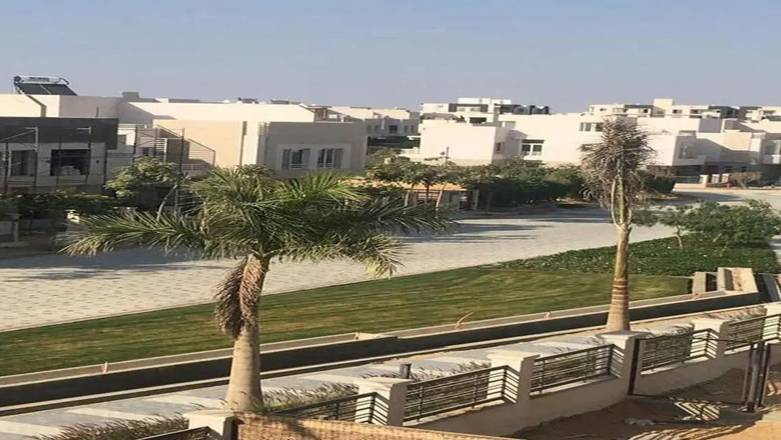 شقة فاخرة 3 غرف نوم مطلة على البحيرات