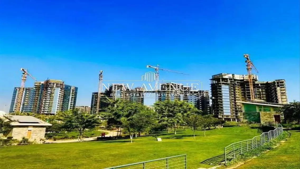 Luxurious Apartment with Landmark View for 3,825,000