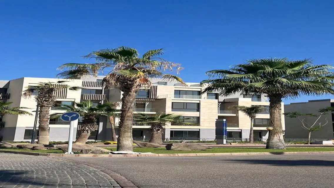 Luxurious Villa for Sale with Lake View