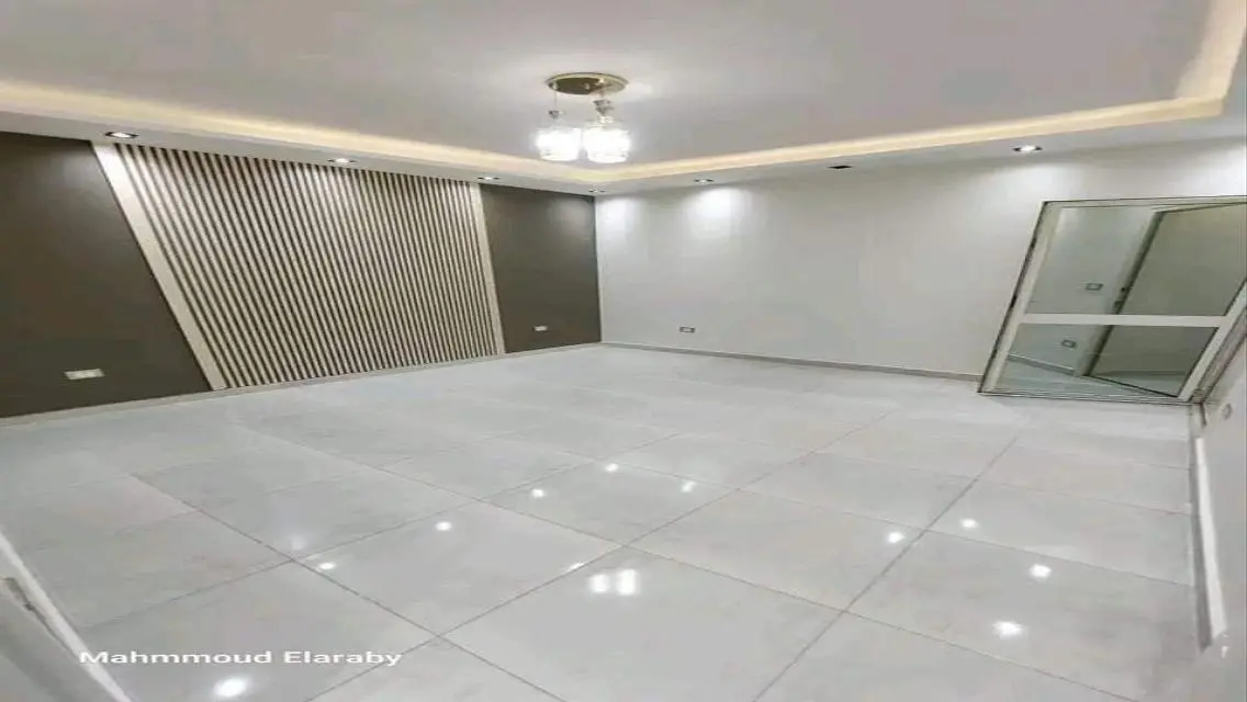 شقة فاخرة بمساحة 600 متر للبيع