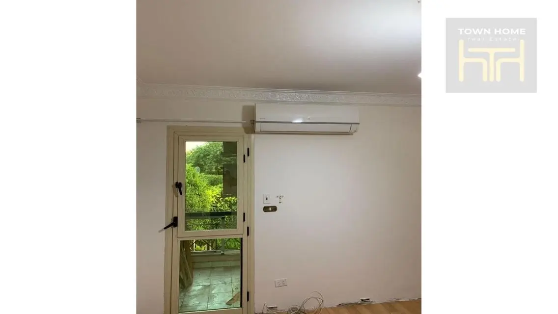 3 Bedroom Apartment with Lake View