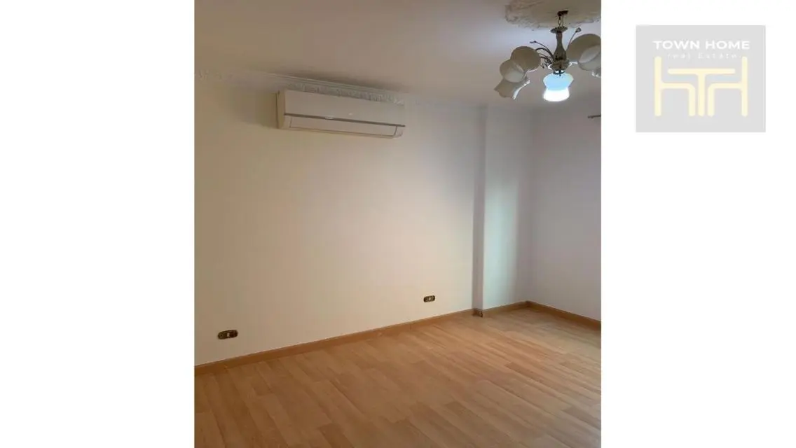 3 Bedroom Apartment with Lake View