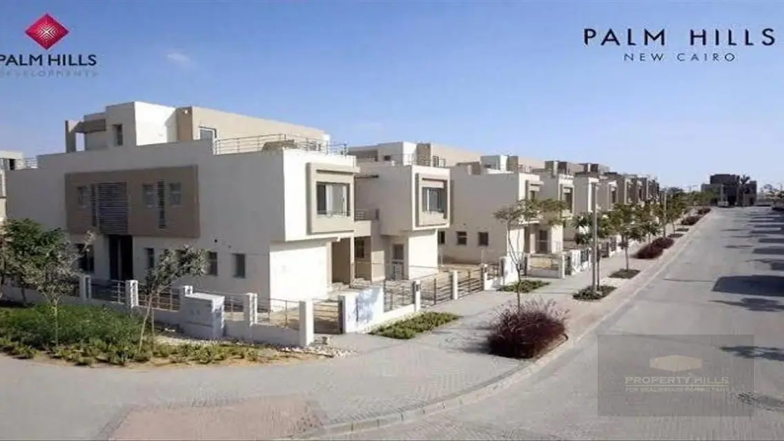 فيلا فاخرة مع مسبح خاص وحديقة خاصة للبيع