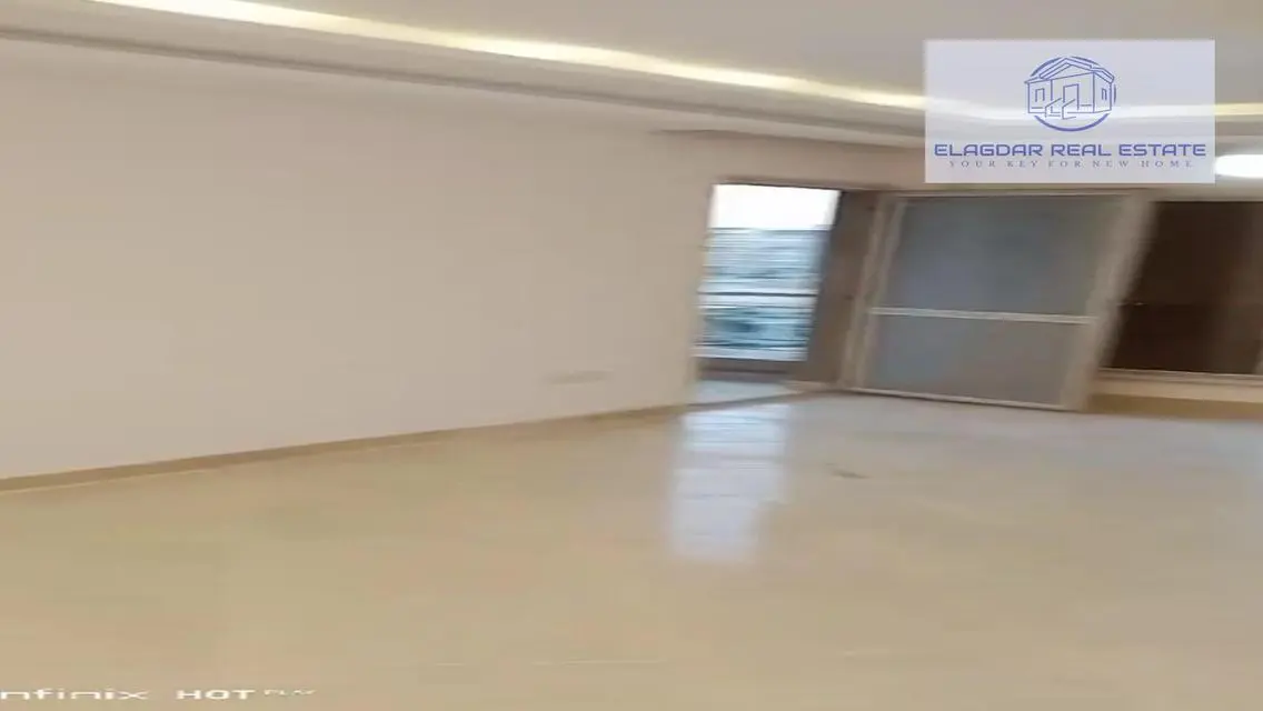 Luxury Apartment for Sale with Prime Landmark View
