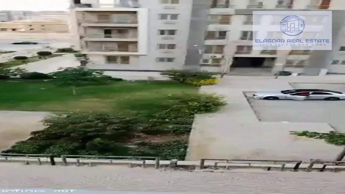 Luxury Apartment for Sale with Prime Landmark View