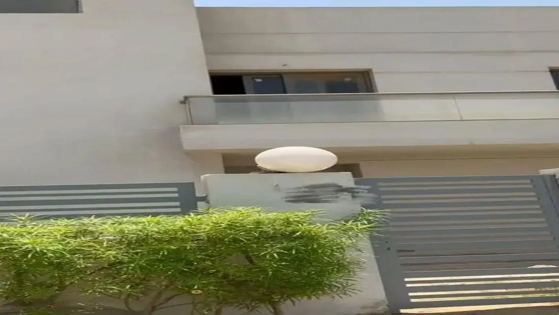 فيلا فاخرة للبيع مع إطلالة مميزة