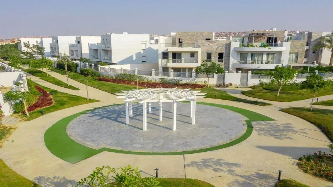 فيلا فاخرة للبيع مع إطلالة مميزة