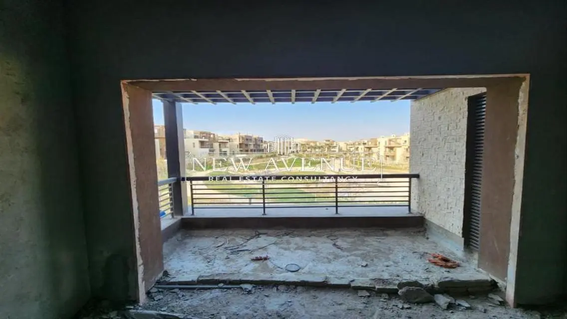 Stunning Villa for Sale with Spacious Garden