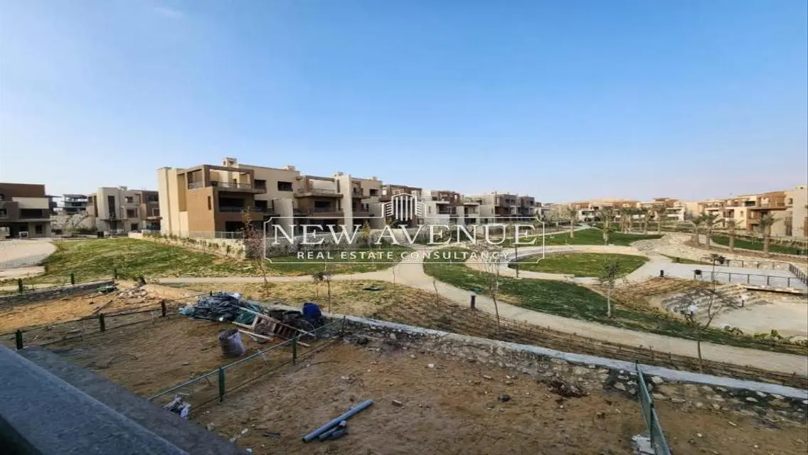 Stunning Villa for Sale with Spacious Garden