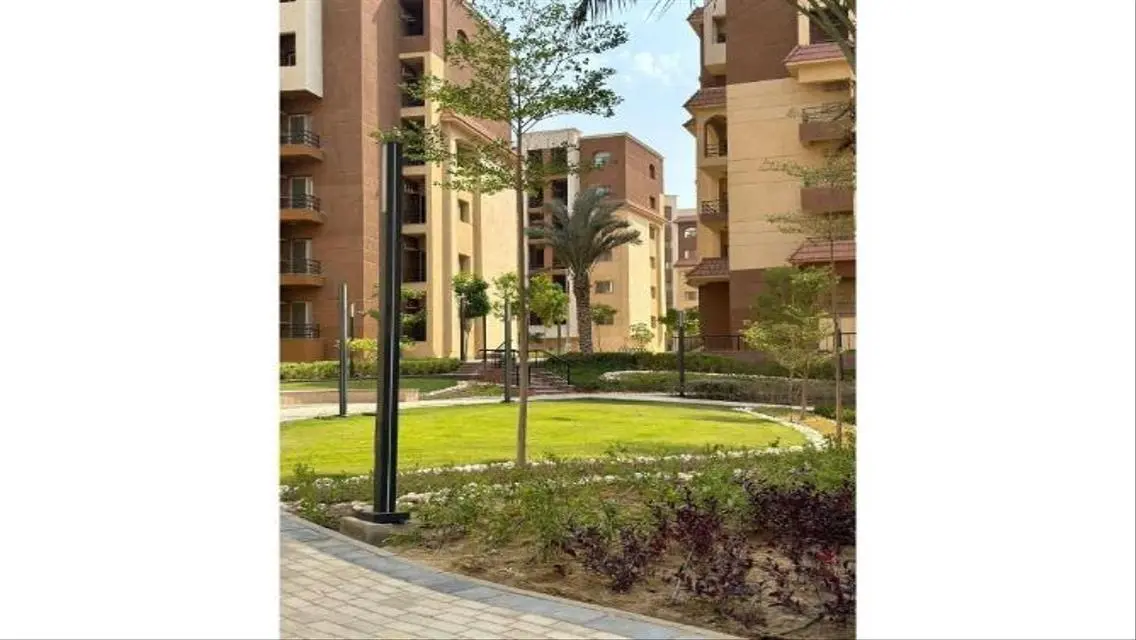 فيلا فاخرة للبيع في موقع متميز