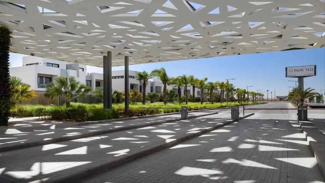 Luxurious Villa for Sale with Spacious Amenities