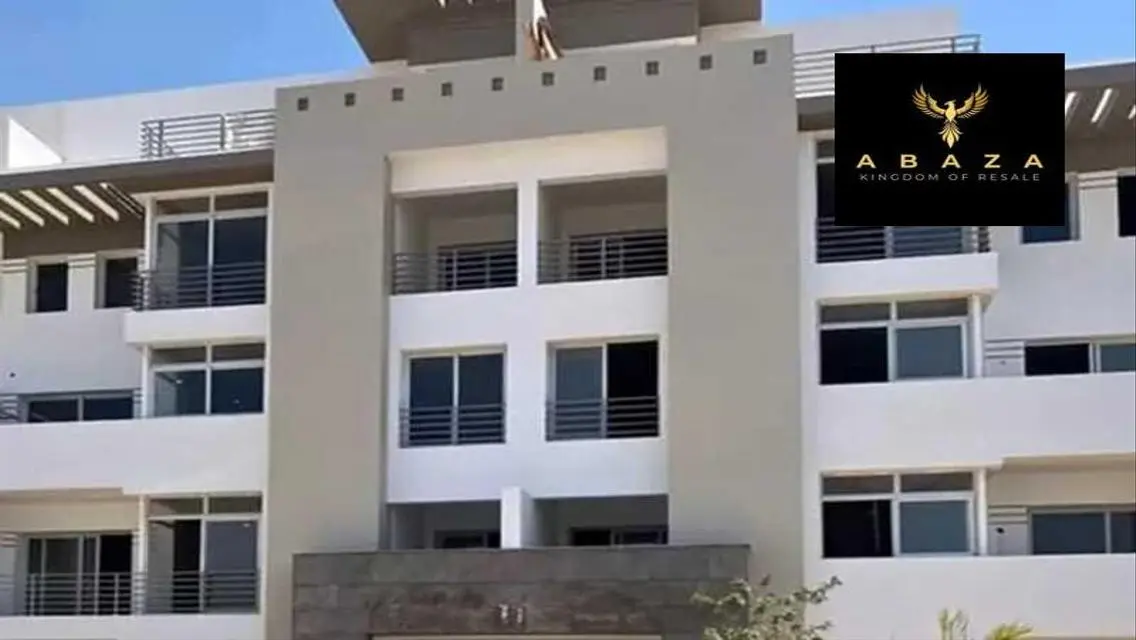 شقة فاخرة بمساحة كبيرة مع تكييف مركزي وخزائن حائط