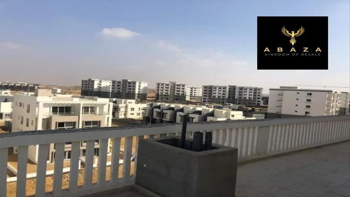 شقة فاخرة بمساحة كبيرة مع تكييف مركزي وخزائن حائط