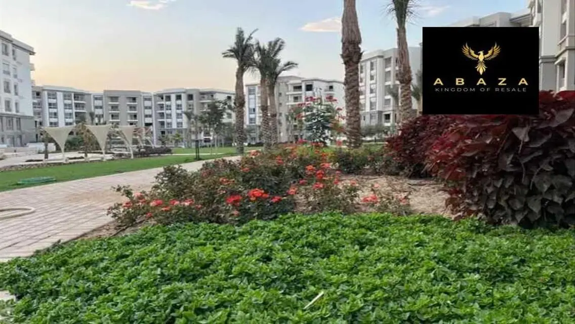 شقة فاخرة بمساحة كبيرة مع تكييف مركزي وخزائن حائط