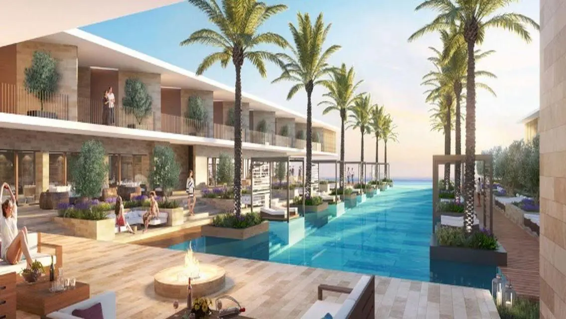 Luxury Apartment with Lake View