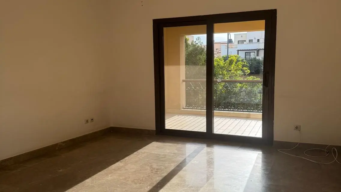 Luxurious 4 Bedroom Apartment in Goldmark