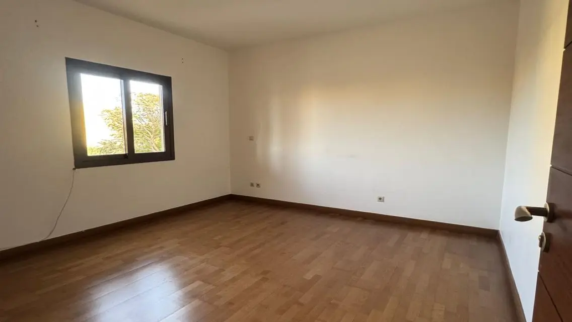 Luxurious 4 Bedroom Apartment in Goldmark