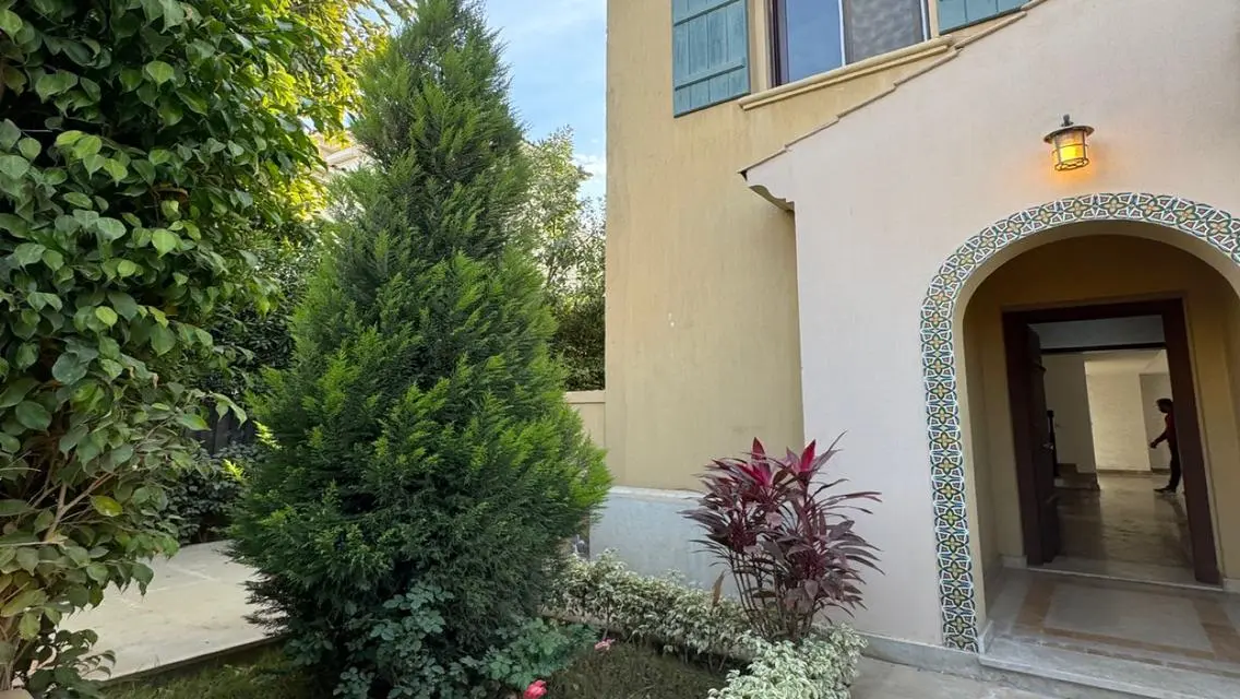 Luxurious 4 Bedroom Apartment in Goldmark