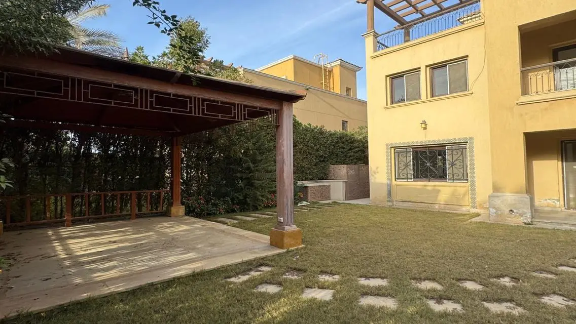 Luxurious 4 Bedroom Apartment in Goldmark