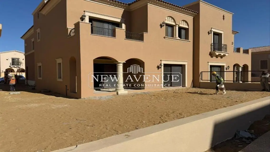 Luxury Apartment with Private Garden and Shared Pool
