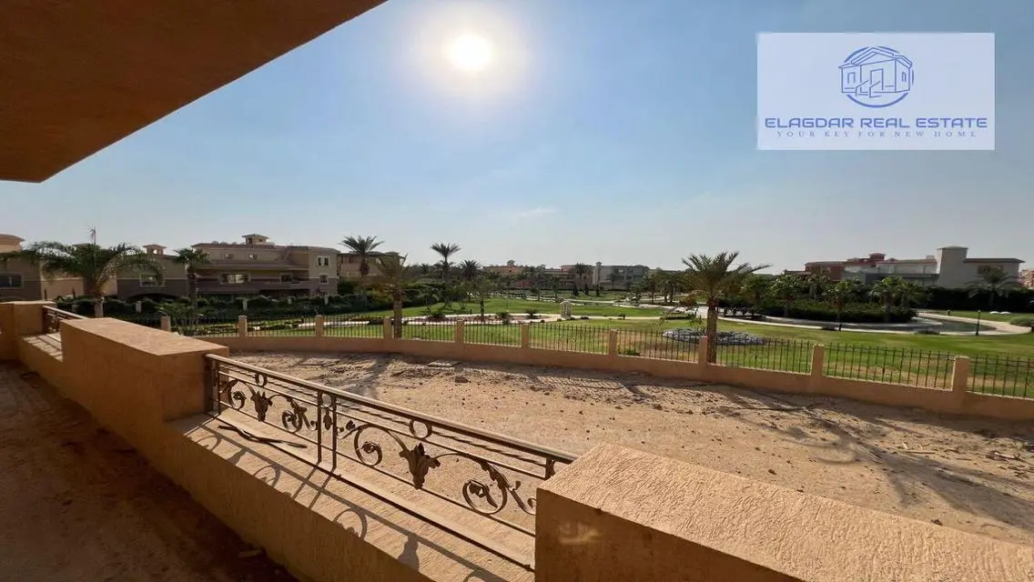 Luxury Villa for Sale in V6-walkout-Les-Rois