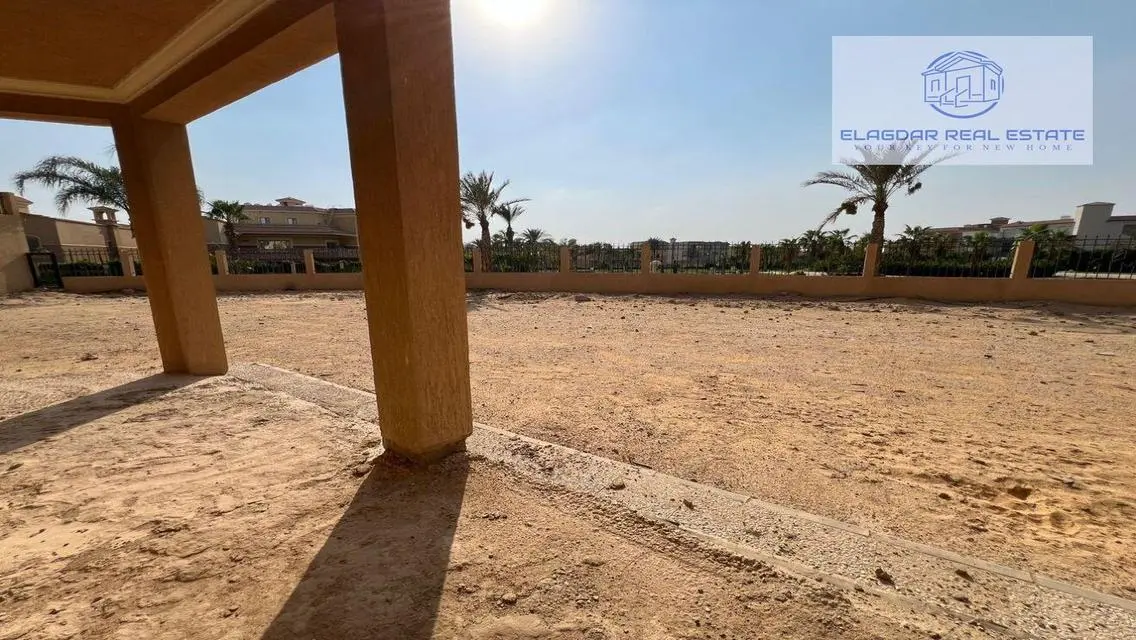 Luxury Villa for Sale in V6-walkout-Les-Rois