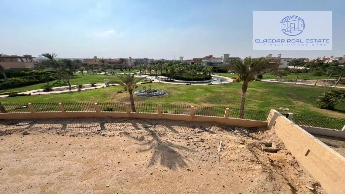 Luxury Villa for Sale in V6-walkout-Les-Rois