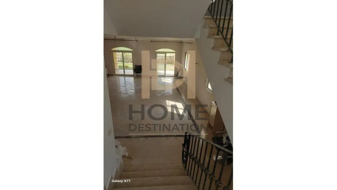 Luxury Apartment in Sky Plaza Mall