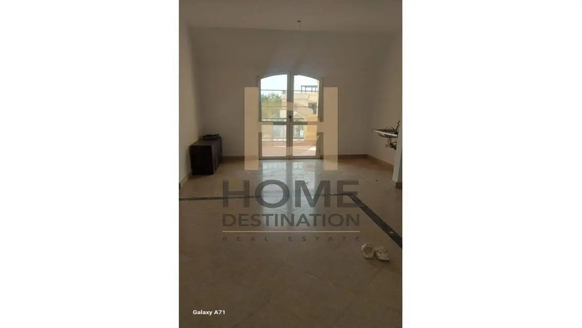 Luxury Apartment in Sky Plaza Mall