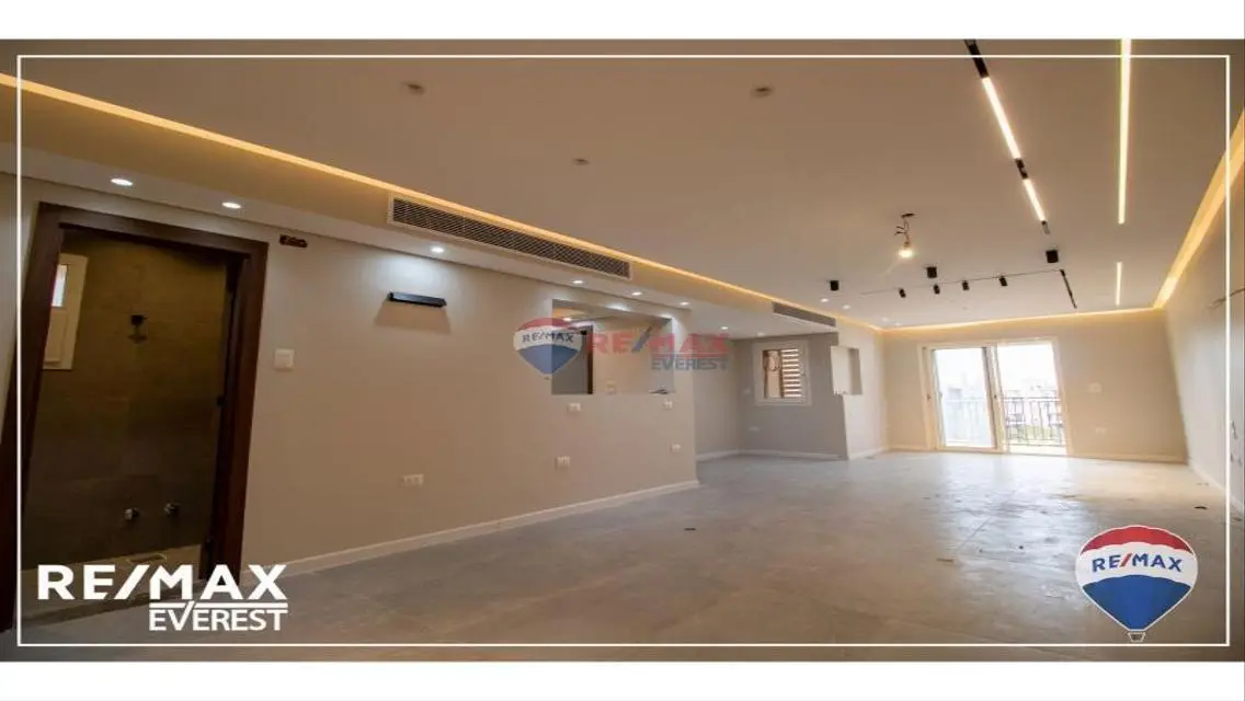 Luxury Apartment with 3 Bedrooms and Study Room