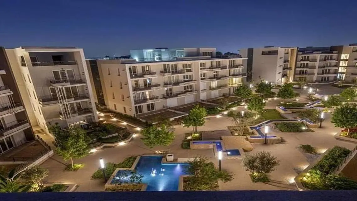 Luxury Apartment with Water View and Modern Design