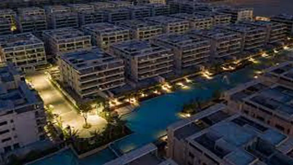 Luxury Apartment with Spacious Living