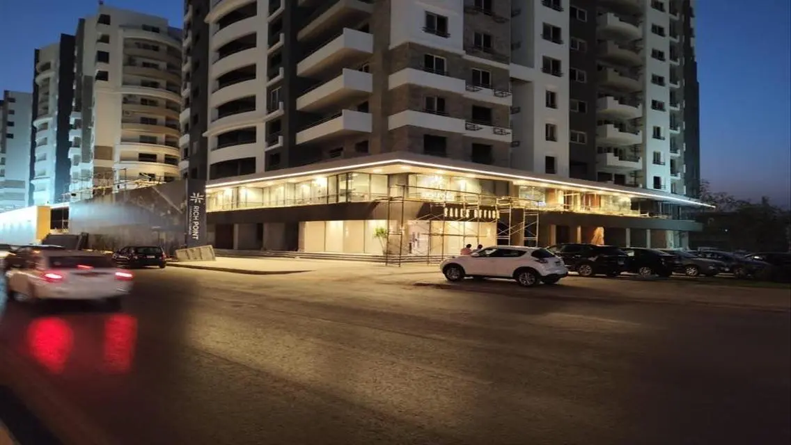Excellent Investment Opportunity for a Commercial Unit