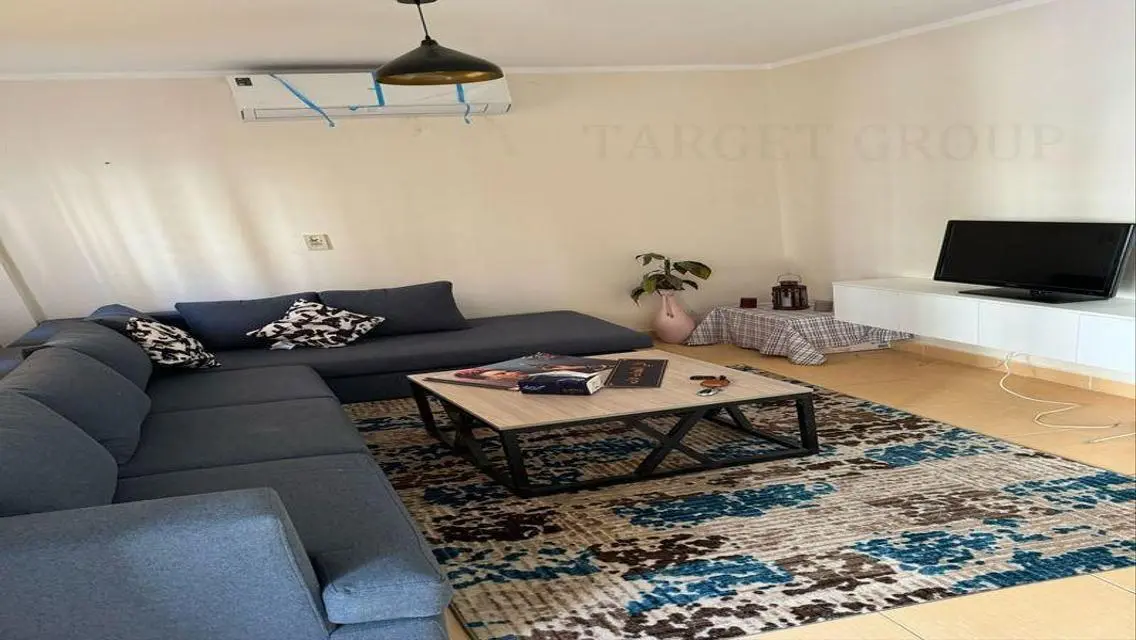 Luxurious Apartment in the Heart of the City with Premium Features